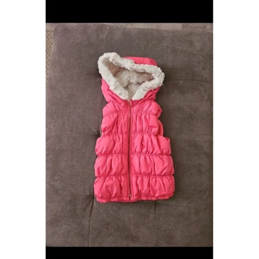 Old Navy Girls Pink Puffer Vest Size 3T Faux Fur Hooded Zip Winter